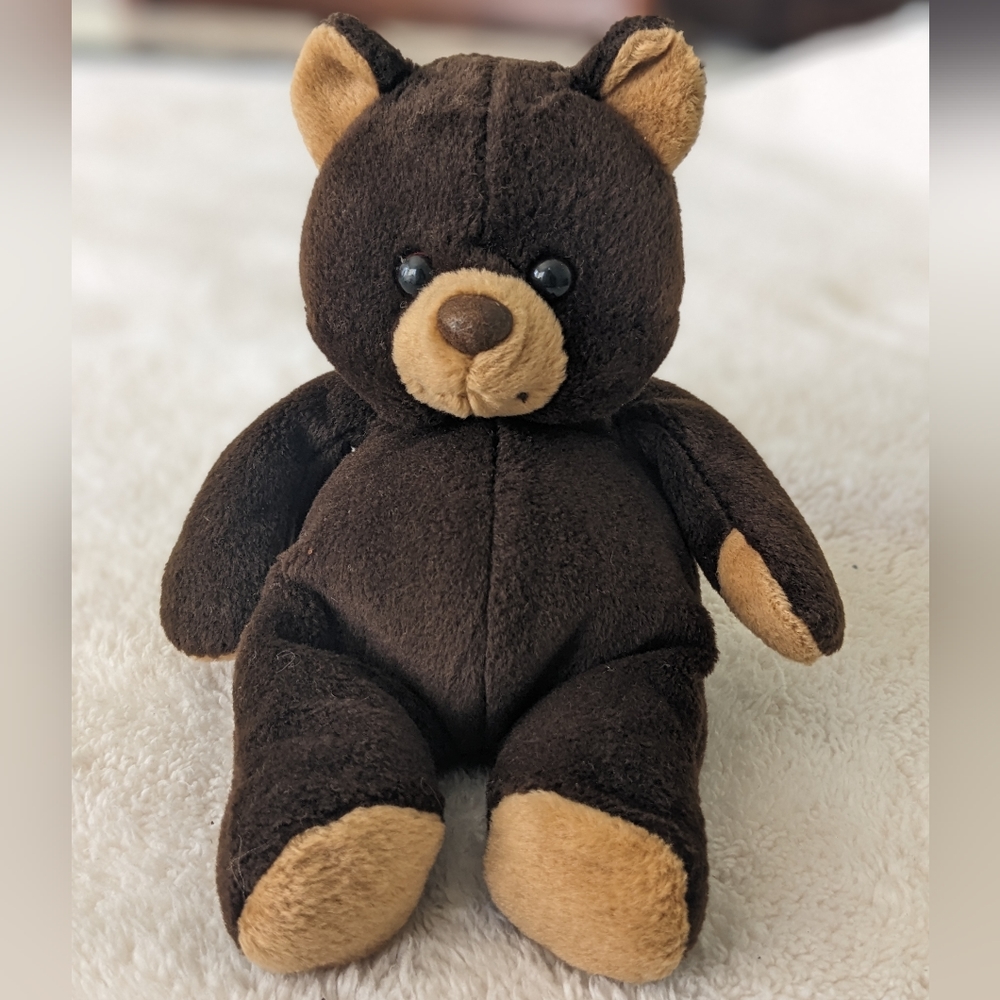 1997 Montgomery Wards Cute Small plush brown bear. Lightly Used.